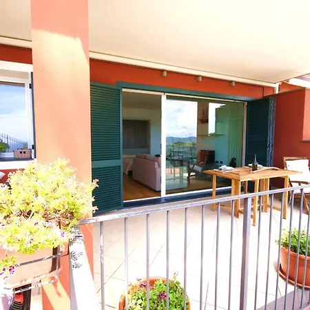 Loft Bayview 아파트