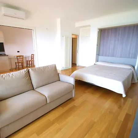 Loft Bayview 아파트 임페리아